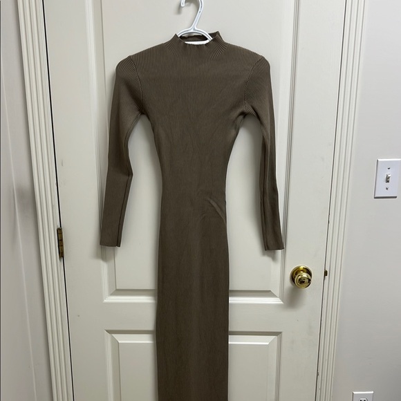 Dresses & Skirts - Maxi Mock Neck Long Sleeve Sweater Dress with Slit | Size S Light Brown